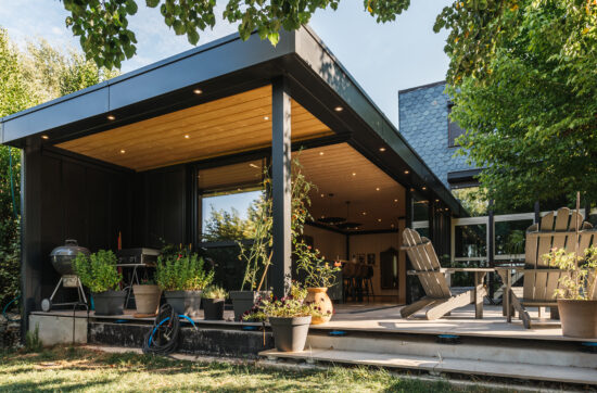 Véranda Extension Pergola Carport et Menuiserie à Royan Bordeaux St Jean d'Angely Limoges Poitiers Cognac Périgueux La Rochelle