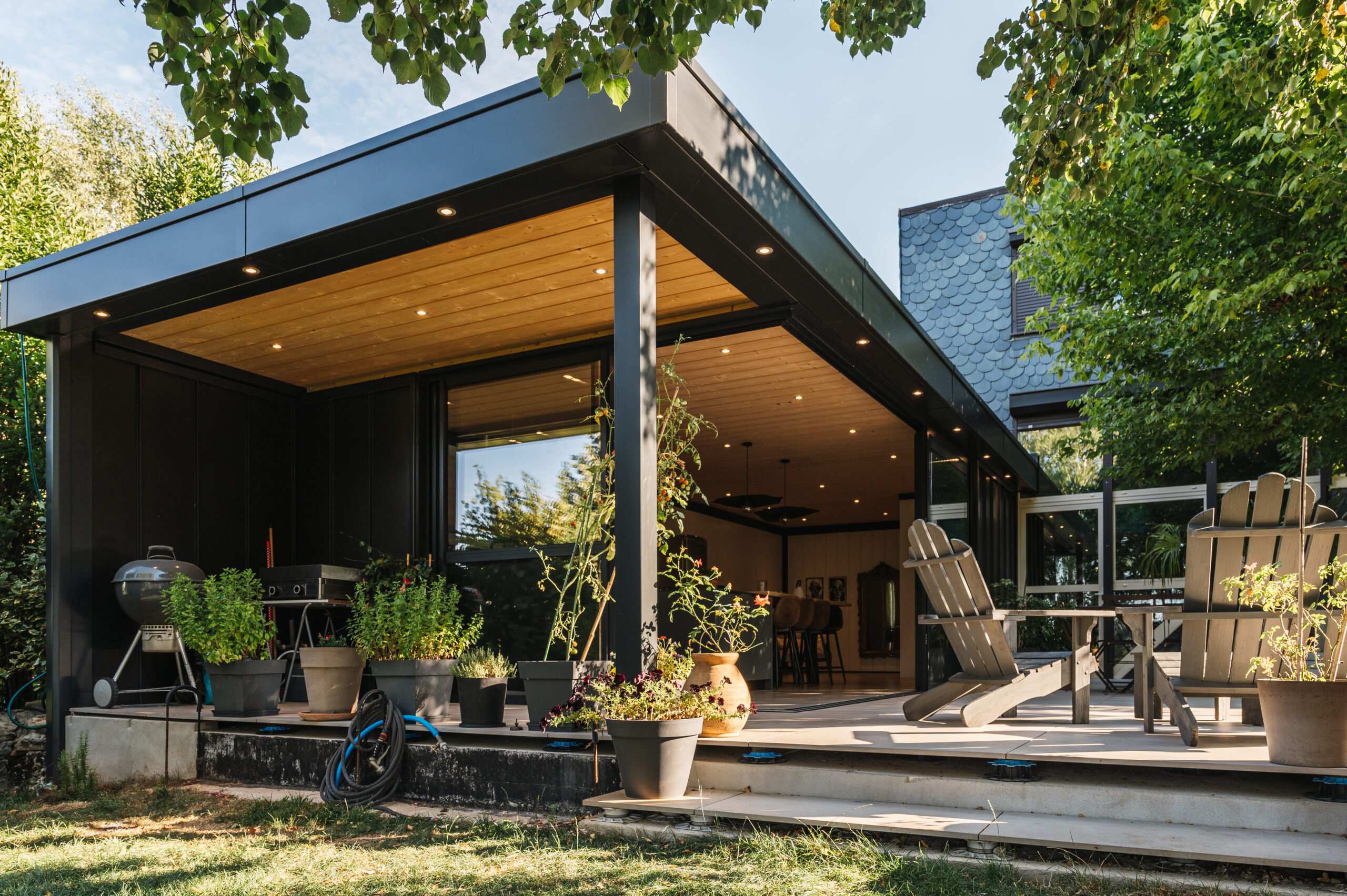 Véranda Extension Pergola Carport et Menuiserie à Royan Bordeaux St Jean d'Angely Limoges Poitiers Cognac Périgueux La Rochelle