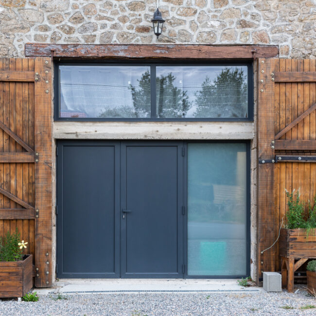 Véranda Extension Pergola Carport et Menuiserie à Royan Bordeaux St Jean d'Angely Limoges Poitiers Cognac Périgueux La Rochelle