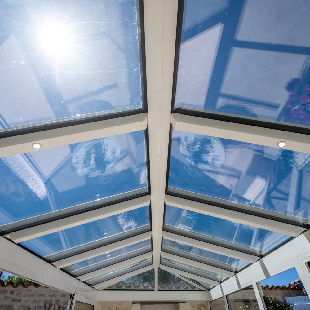 Véranda Extension Pergola Carport et Menuiserie à Royan Bordeaux St Jean d'Angely Limoges Poitiers Cognac Périgueux La Rochelle