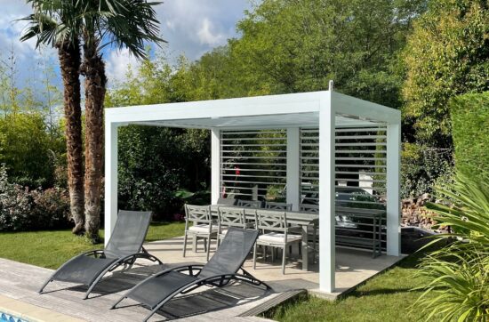 Véranda Extension Pergola Carport et Menuiserie à Royan Bordeaux St Jean d'Angely Limoges Poitiers Cognac Périgueux La Rochelle