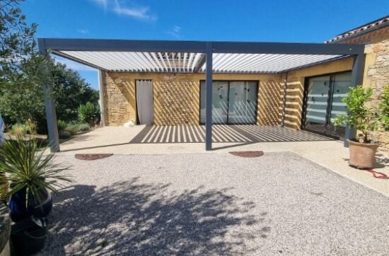 Véranda Extension Pergola Carport et Menuiserie à Royan Bordeaux St Jean d'Angely Limoges Poitiers Cognac Périgueux La Rochelle