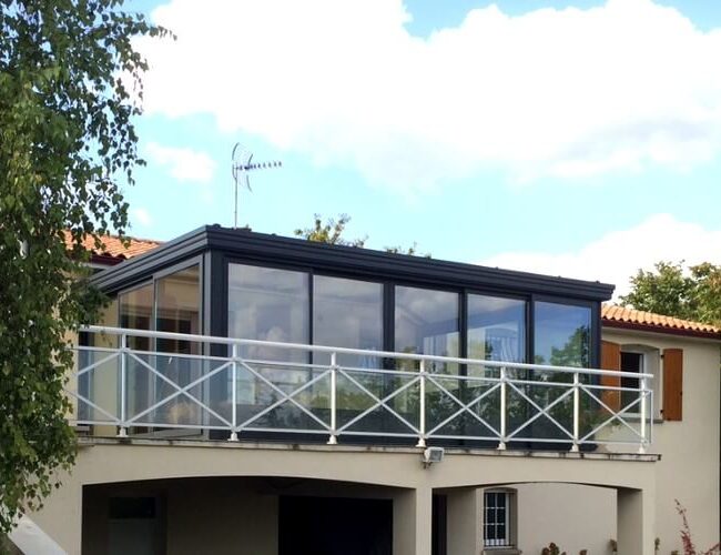 Véranda Extension Pergola Carport et Menuiserie à Royan Bordeaux St Jean d'Angely Limoges Poitiers Cognac Périgueux La Rochelle